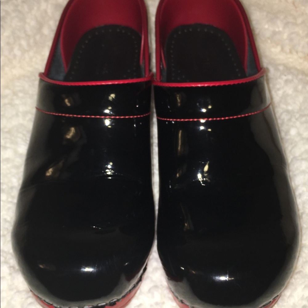 SANITA CLOGS - black w/red soles